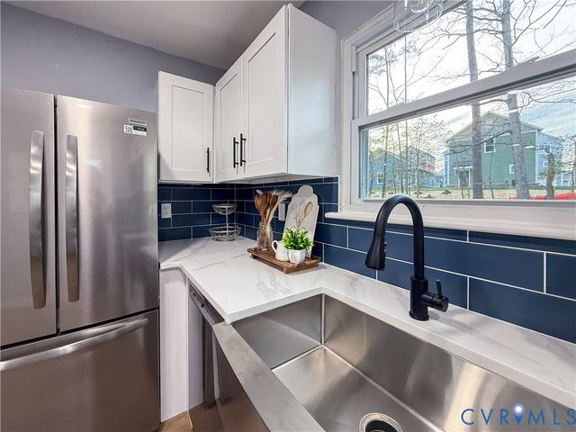 3004 S Ridge Dr, Midlothian, VA 23112