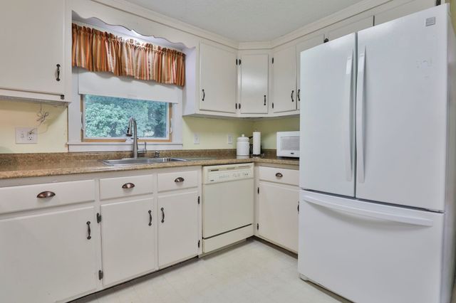 9 Candy Lane, Merrimack, NH 03054