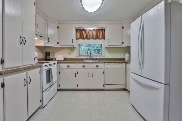 9 Candy Lane, Merrimack, NH 03054