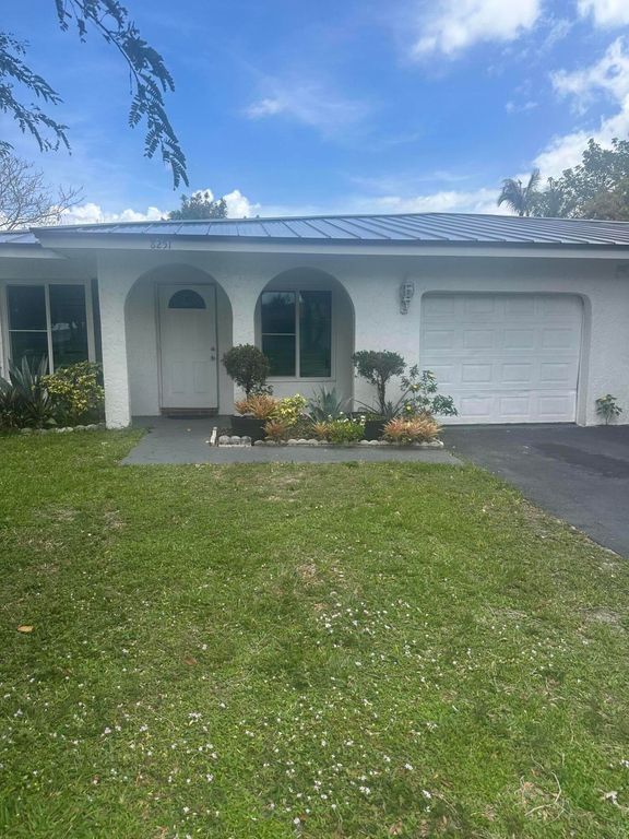 8243 NW 39th Street, Coral Springs, FL 33065