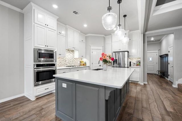 712 NW 199th Street, Edmond, OK 73012