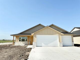 5460 N Toben Dr, Bel Aire, KS 67226