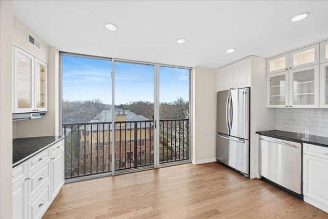 424 Park Avenue 501, River Forest, IL 60305