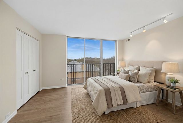 424 Park Avenue 501, River Forest, IL 60305