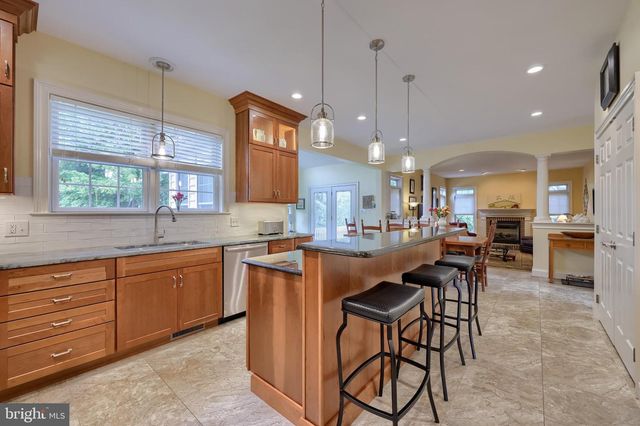 391 ECKER DR, Lititz, PA 17543