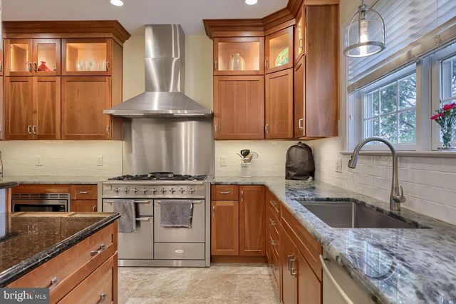 391 ECKER DR, Lititz, PA 17543