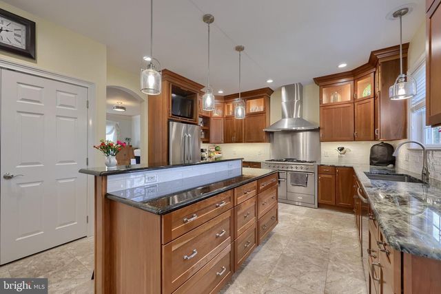 391 ECKER DR, Lititz, PA 17543