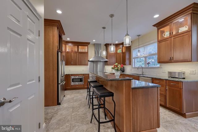 391 ECKER DR, Lititz, PA 17543