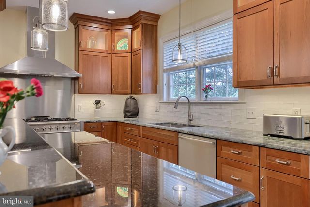 391 ECKER DR, Lititz, PA 17543