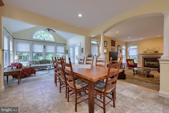 391 ECKER DR, Lititz, PA 17543
