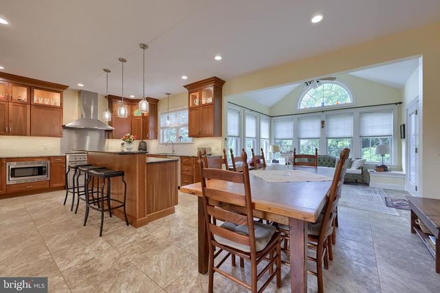391 ECKER DR, Lititz, PA 17543