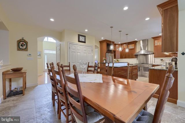 391 ECKER DR, Lititz, PA 17543
