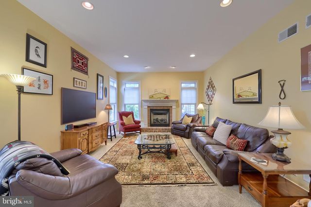 391 ECKER DR, Lititz, PA 17543
