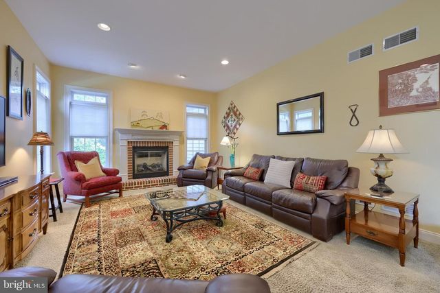 391 ECKER DR, Lititz, PA 17543