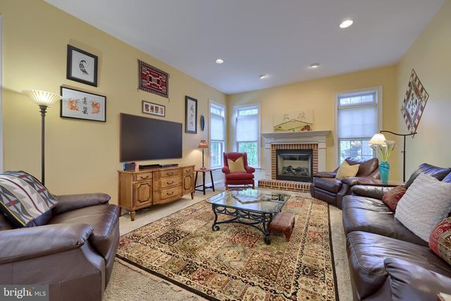 391 ECKER DR, Lititz, PA 17543
