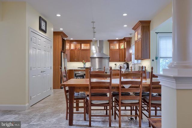 391 ECKER DR, Lititz, PA 17543