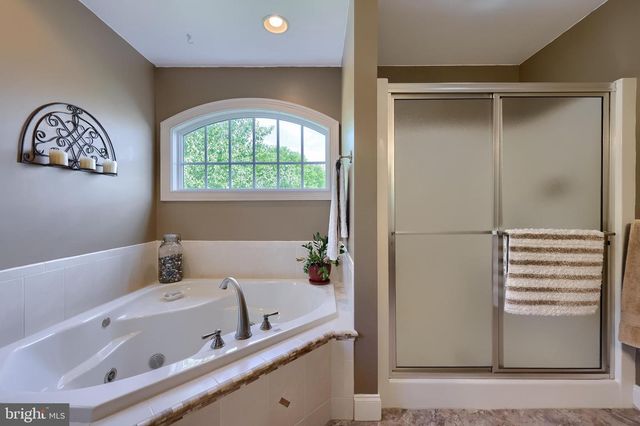 391 ECKER DR, Lititz, PA 17543