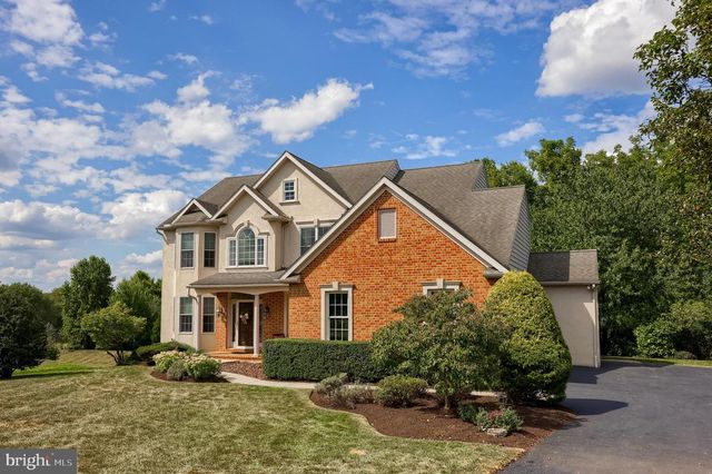 391 ECKER DR, Lititz, PA 17543