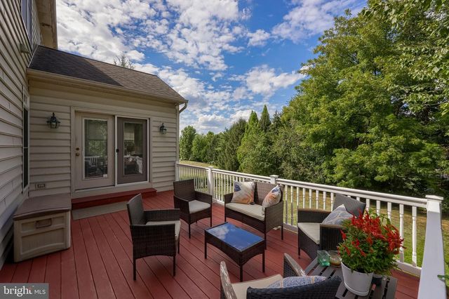 391 ECKER DR, Lititz, PA 17543