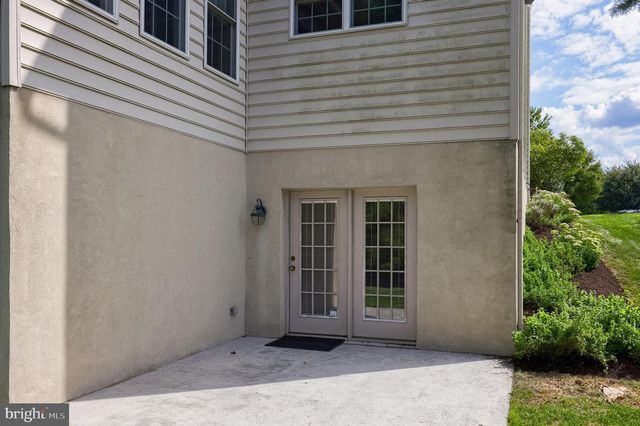 391 ECKER DR, Lititz, PA 17543