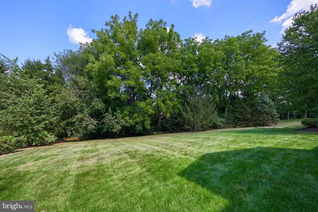 391 ECKER DR, Lititz, PA 17543