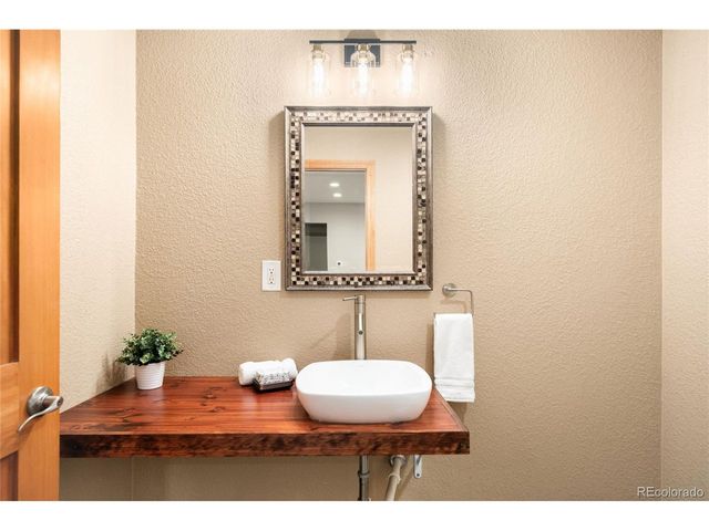 19319 W 57th Pl, Golden, CO 80403