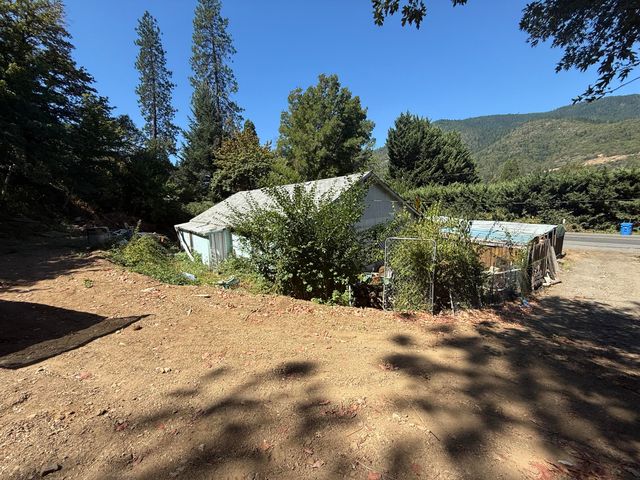 8373 Rogue River Highway, Grants Pass, OR 97527