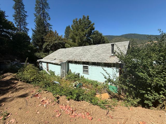 8373 Rogue River Highway, Grants Pass, OR 97527