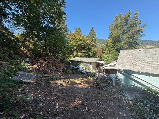 8373 Rogue River Highway, Grants Pass, OR 97527