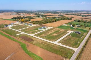 3213 Village Way, Robins, IA 52328