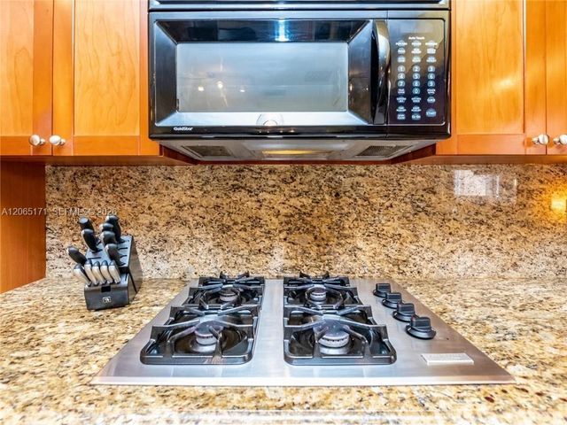 939 Washington Street, Hollywood, FL 33019