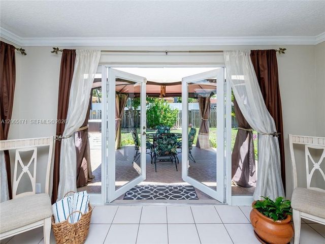 939 Washington Street, Hollywood, FL 33019