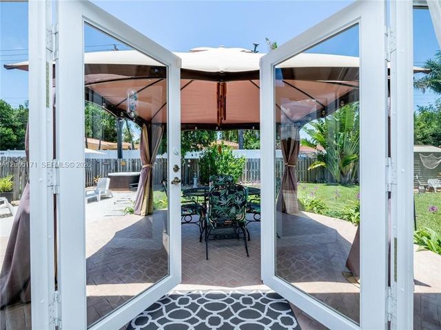 939 Washington Street, Hollywood, FL 33019