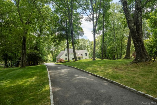 12 Hilltop Road, Waccabuc, NY 10597