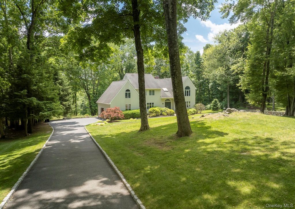 12 Hilltop Road, Waccabuc, NY 10597 — exterior