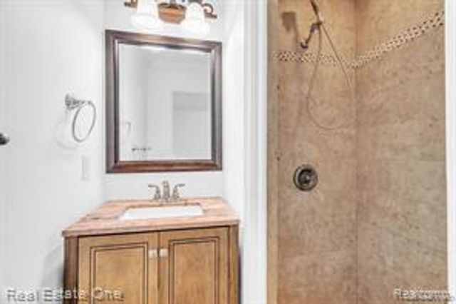 50500 Card Road, Macomb, MI 48044