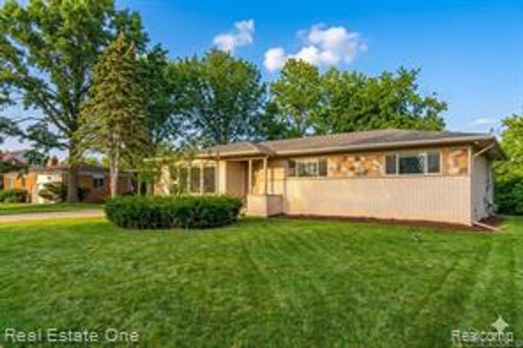 50500 Card Road, Macomb, MI 48044