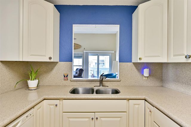 8111 Broadway Street 5, Galveston, TX 77554