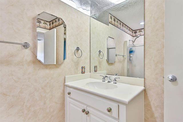 8111 Broadway Street 5, Galveston, TX 77554