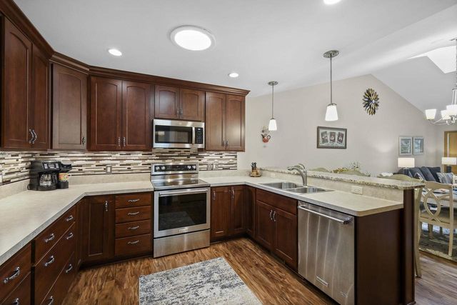 6217 Sharpsburg Drive, Madison, WI 53718