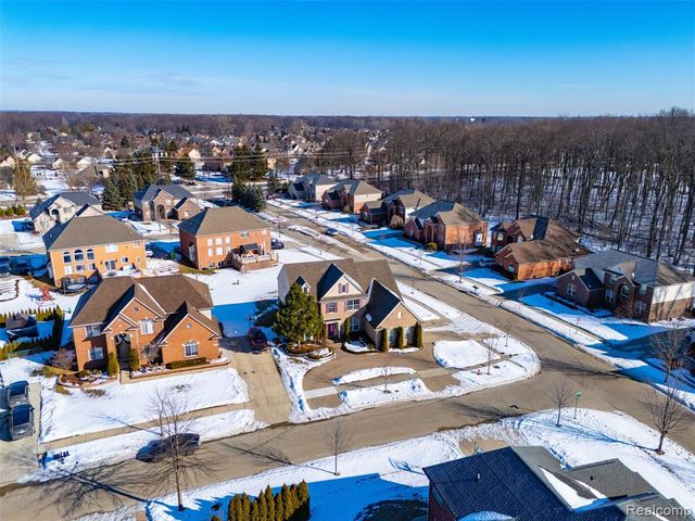 42575 Silverwood Drive, Sterling Heights, MI 48314
