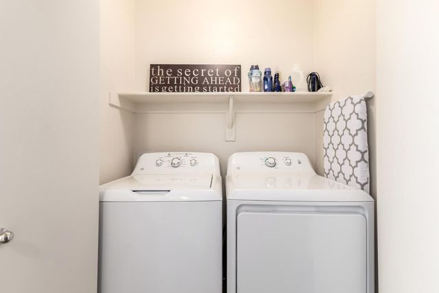 2250 E Deer Valley Road Unit 15, Phoenix, AZ 85024