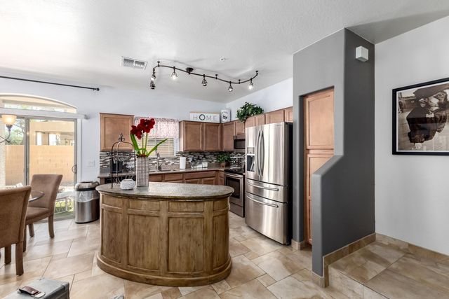 2250 E Deer Valley Road Unit 15, Phoenix, AZ 85024