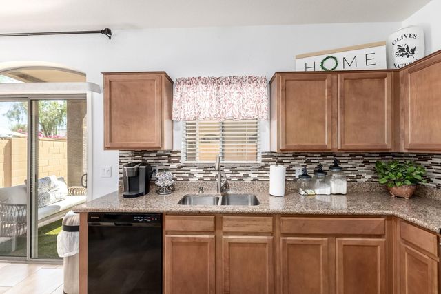 2250 E Deer Valley Road Unit 15, Phoenix, AZ 85024