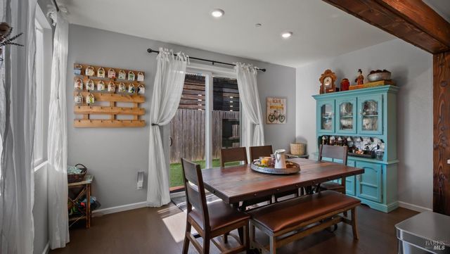 2382 Sheldon Dr, Fairfield, CA 94533