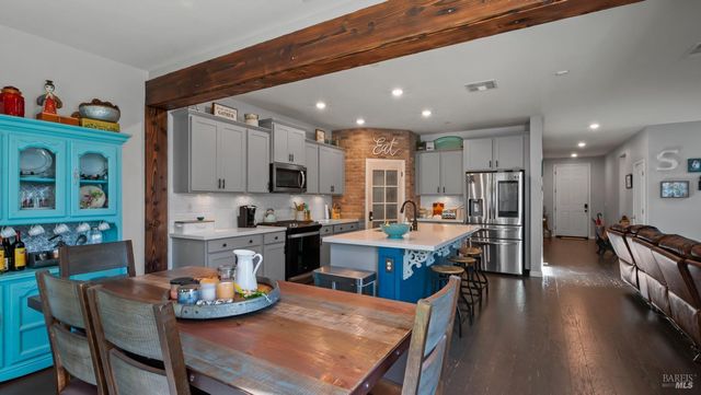 2382 Sheldon Dr, Fairfield, CA 94533