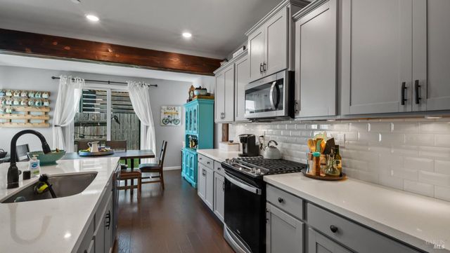 2382 Sheldon Dr, Fairfield, CA 94533