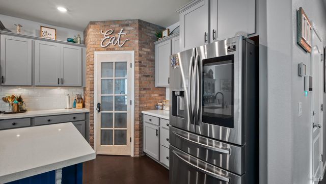 2382 Sheldon Dr, Fairfield, CA 94533