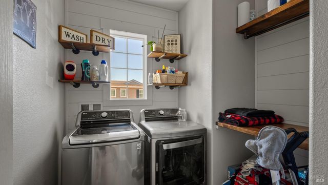 2382 Sheldon Dr, Fairfield, CA 94533