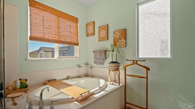 2382 Sheldon Dr, Fairfield, CA 94533